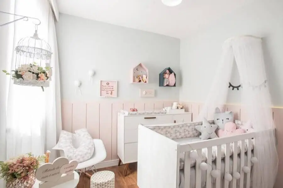 decoração delicada com enfeites para quarto de bebê feminino Foto Andrea Fonseca