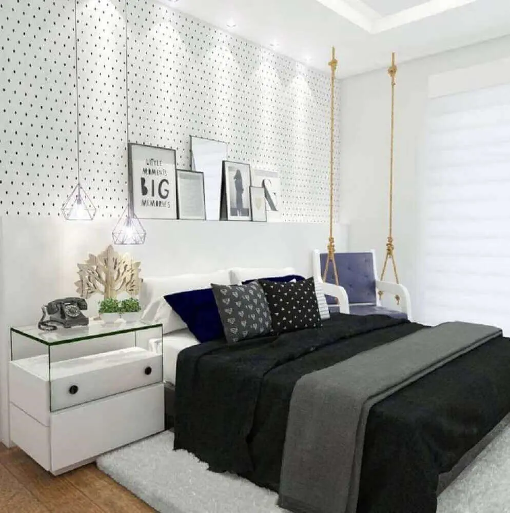 decoração moderna para quarto feminino preto e branco com papel de parede de bolinha Foto Webcomunica