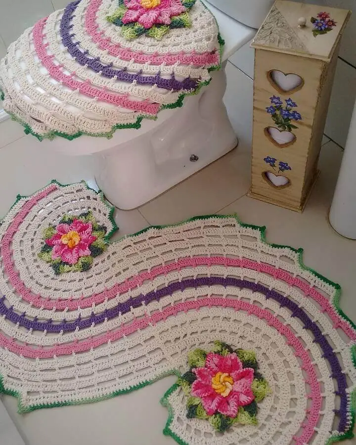 modelo diferente de tapete de crochê com flores Foto Jarra Hotel