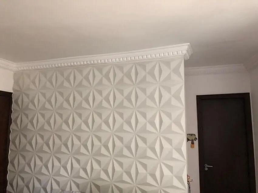 parede branca com revestimento 3d adesivo - coleção admirato