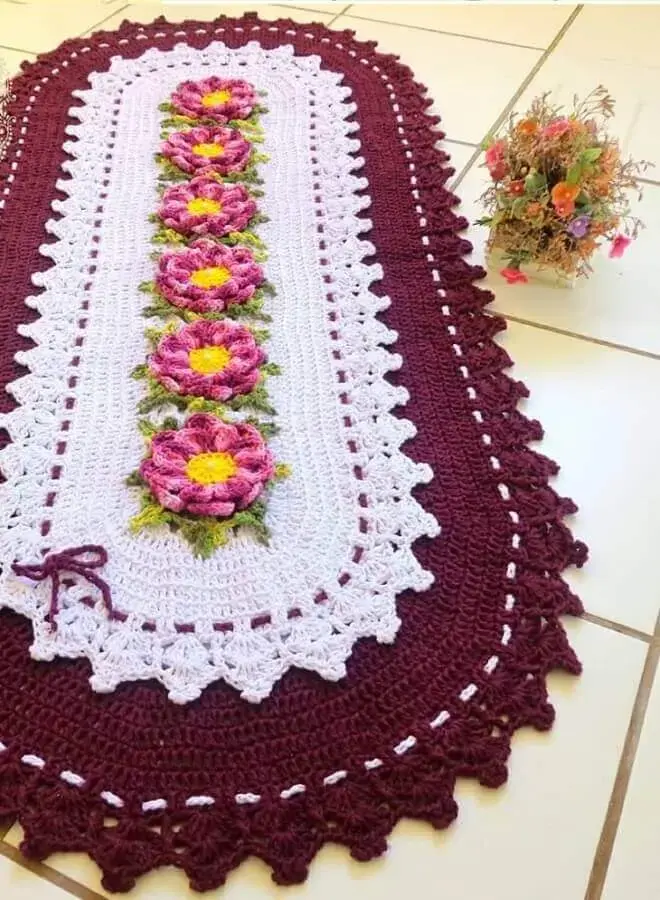 tapete crochê oval com flores Foto Idy Oliveira - Melanina Artes