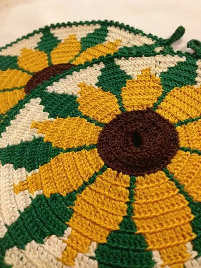 tapete de crochê com flores amarelas Foto Home Design Collection