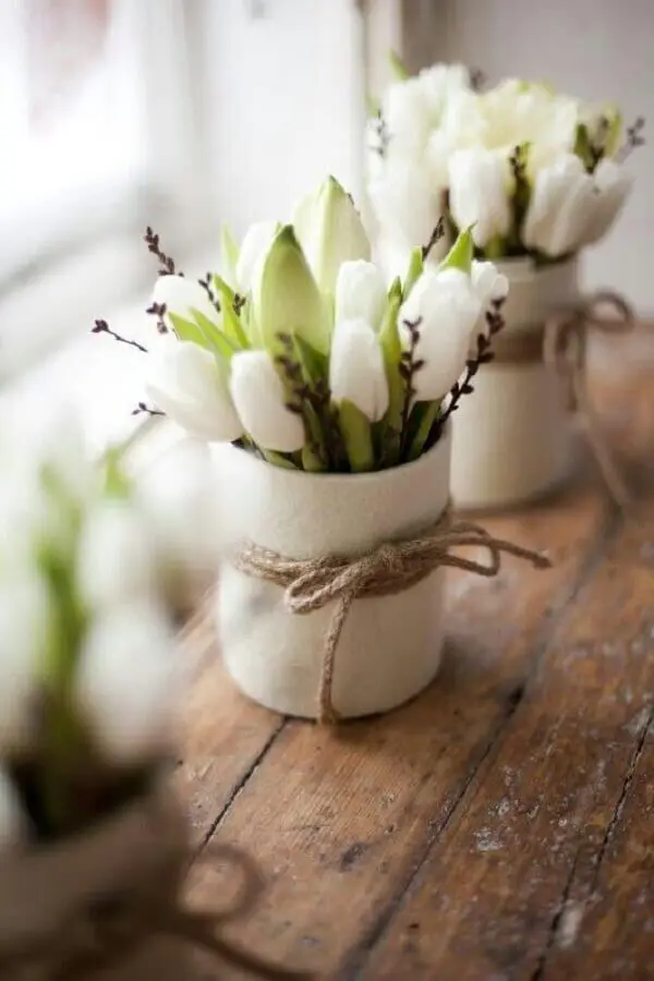 Tulipa em decoração rústica
