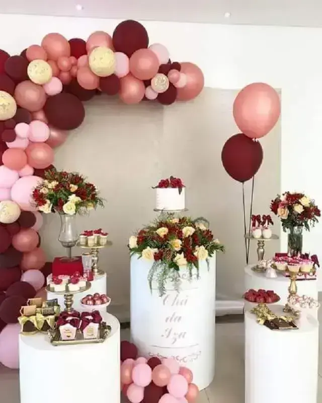 arranjos de flores para decoração de festa de aniversário feminino Foto Pinterest