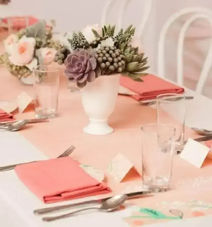 15 year old birthday decoration with pink table adorned with succulents Photo Pinterest