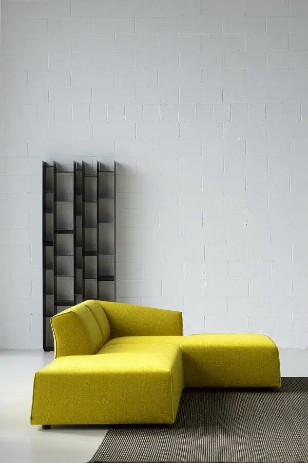 modelos de sofás modernos amarelos Foto Menter Architects
