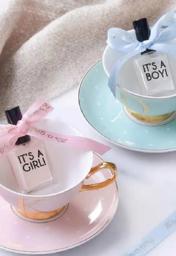 xícara e esmalte para lembrancinha chá de bebê criativo Foto Baby Shoes