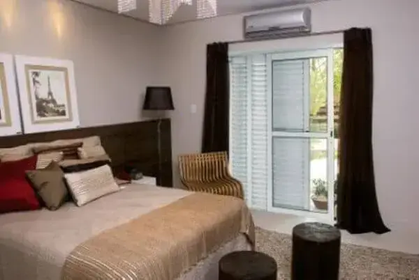 Os modelos de portas balcão são muito utilizadas nos dormitórios com varanda