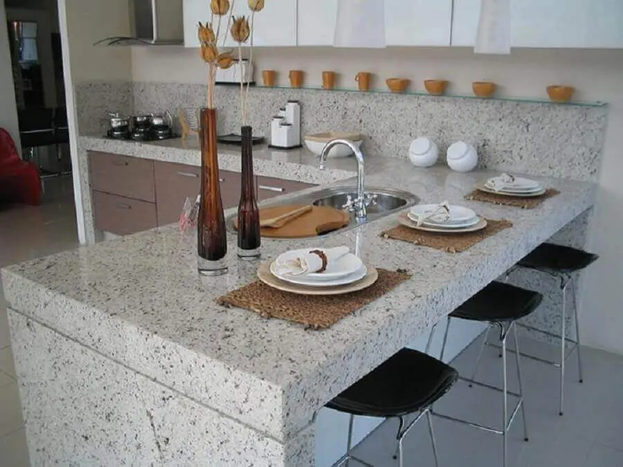 decoração de cozinha planejada com Granito branco Polar Foto Perfect Mármores e Granitos
