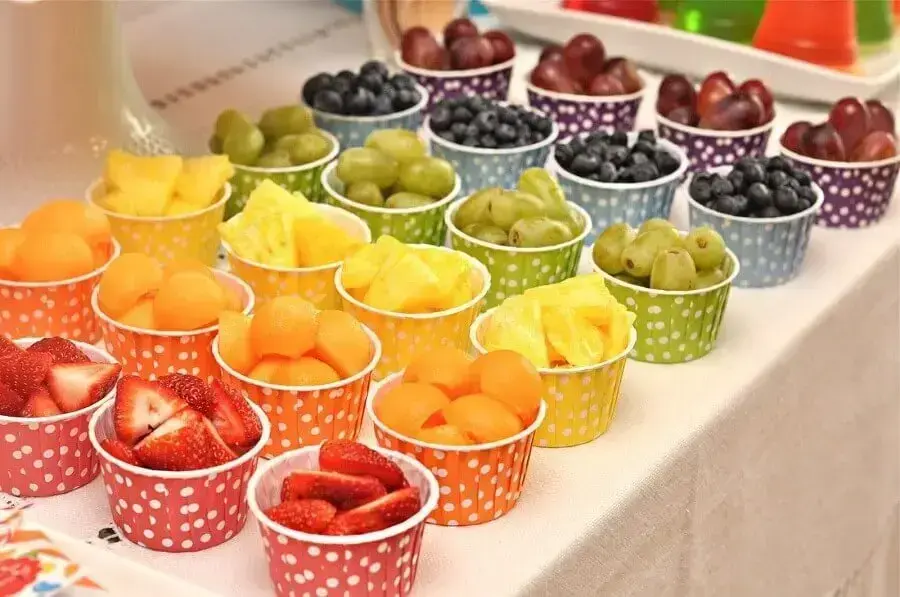 ideia para decoração de mesa com frutas Foto Time Park