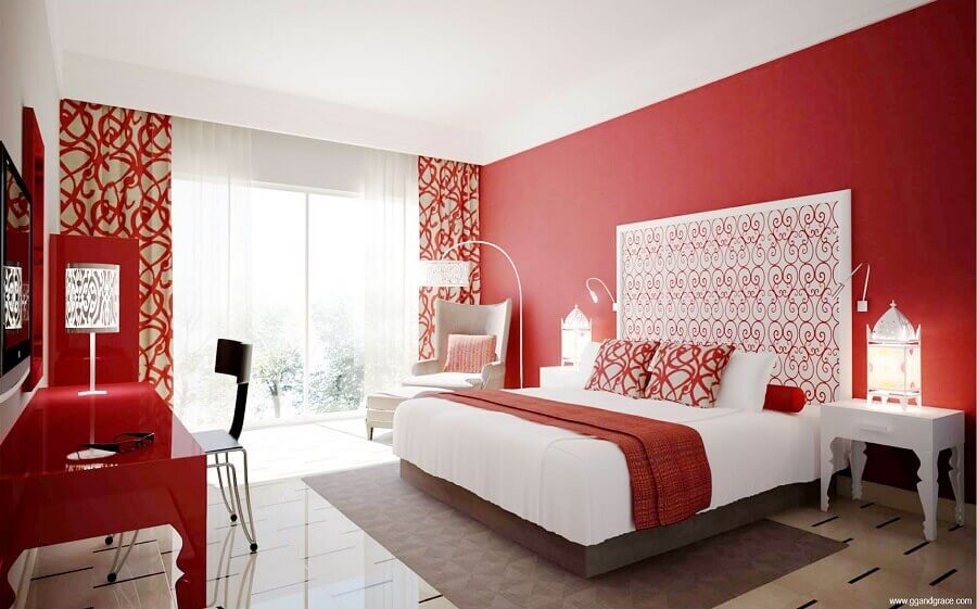 quarto vermelho e branco decorado com cortinas estampadas Foto Home Design