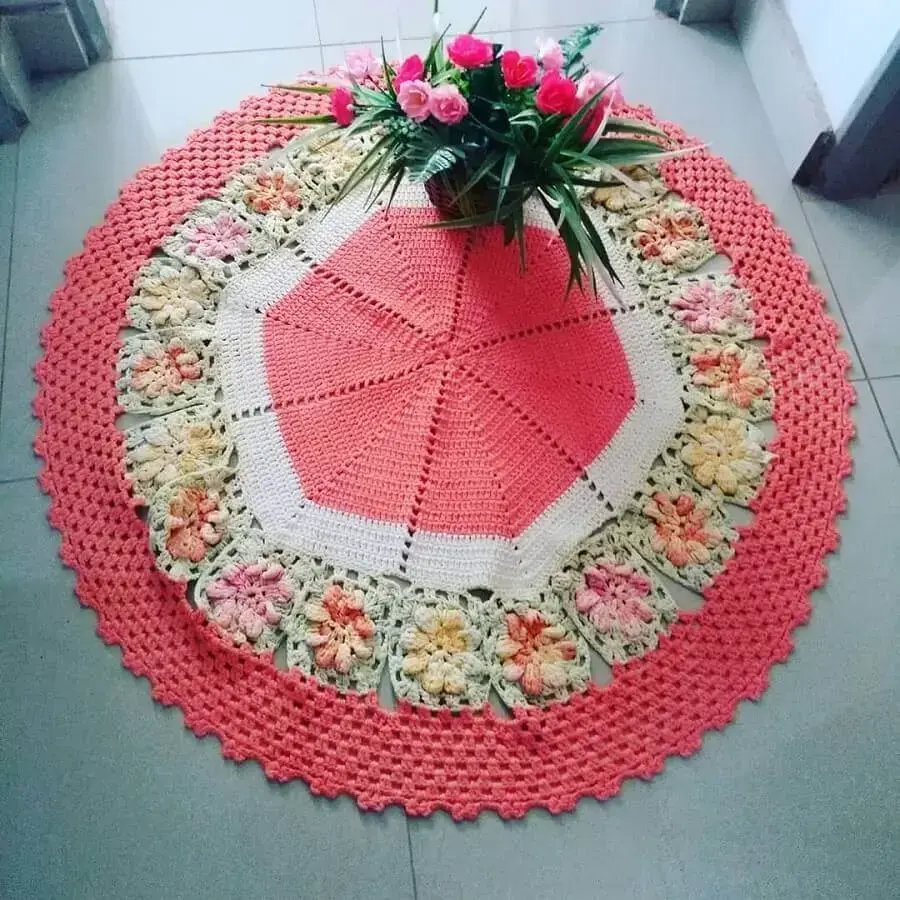 tapete de crochê redondo com flores Foto Median Crochê