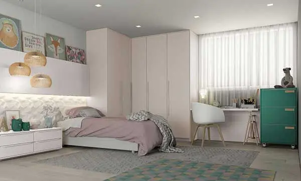 Cor lilás em quarto com tons rosa e base neutra