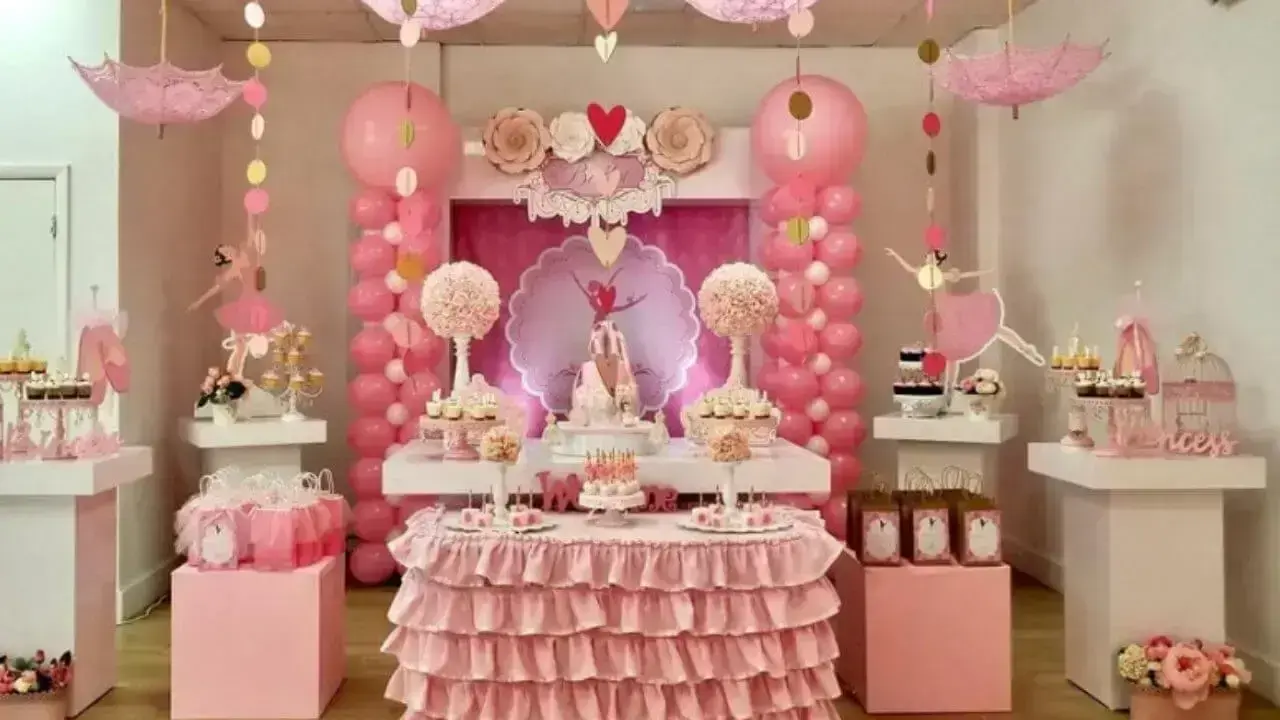Bolo rose gold: 30 inspirações para uma festa supersofisticada  Decoração  do bolo de aniversário, Bolo de aniversario adulto, Bolo lindo de  aniversário
