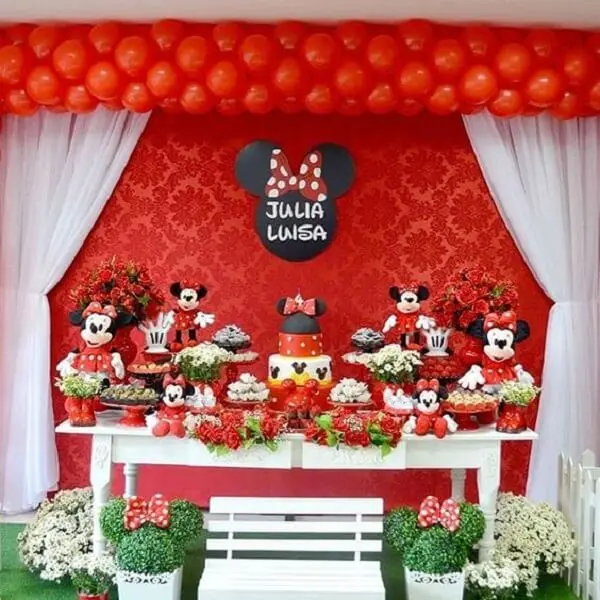 Decoração de mesa para festa da Minnie vermelha