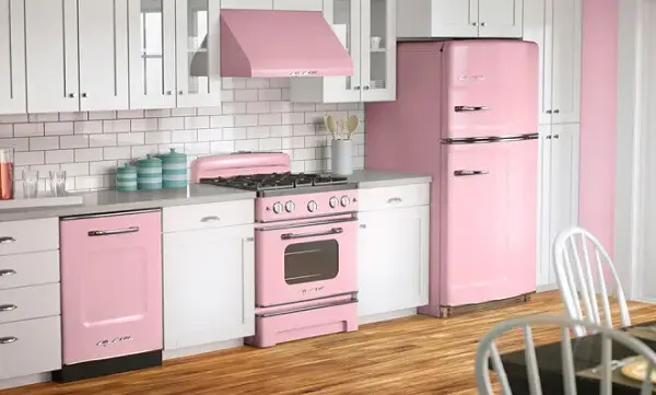 Decoração vintage para cozinha nas cores rosa claro e branco