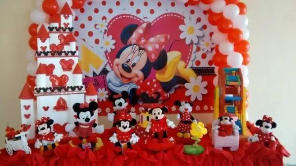 Red minnie party decoration