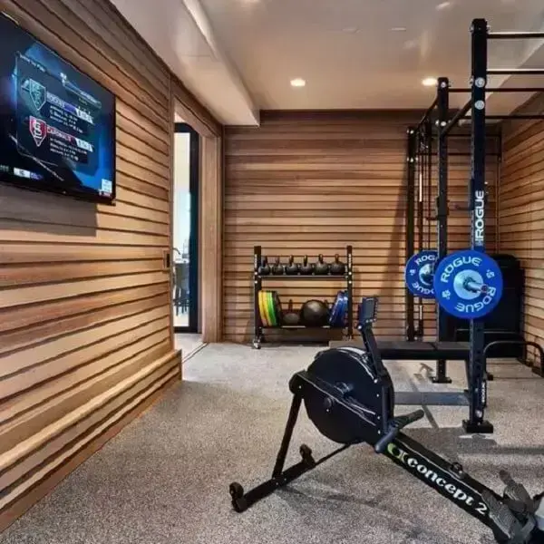 DIY Home Gym Ideas  Sala de gimnasio en casa, Gimnasio en casa, Sala de  gimnasio