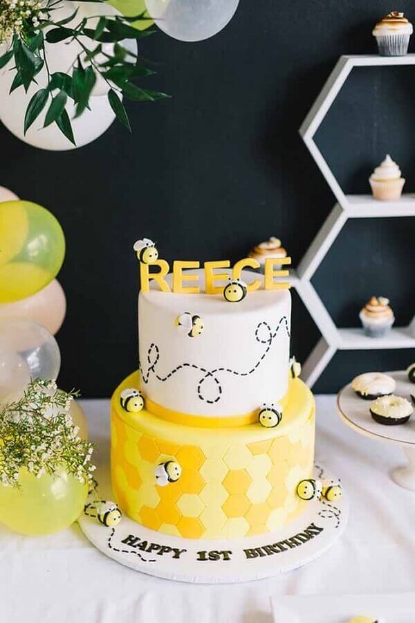 bolos decorados infantil com tema abelhinhas Foto Pinterest