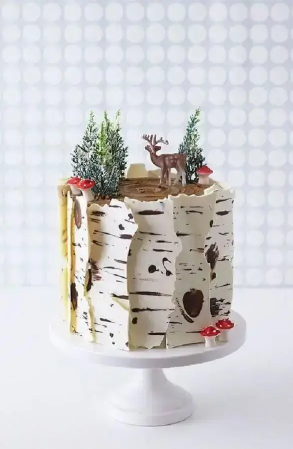 decoração de bolo de aniversário com tema floresta Foto Mums Make Lists
