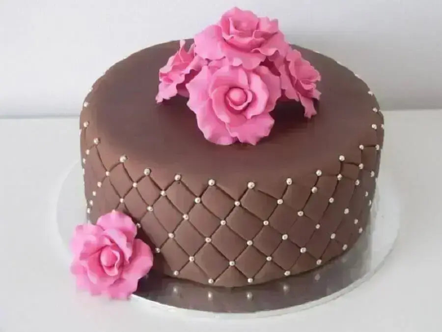 simple cake decoration with american paste Foto Bolo Decorado