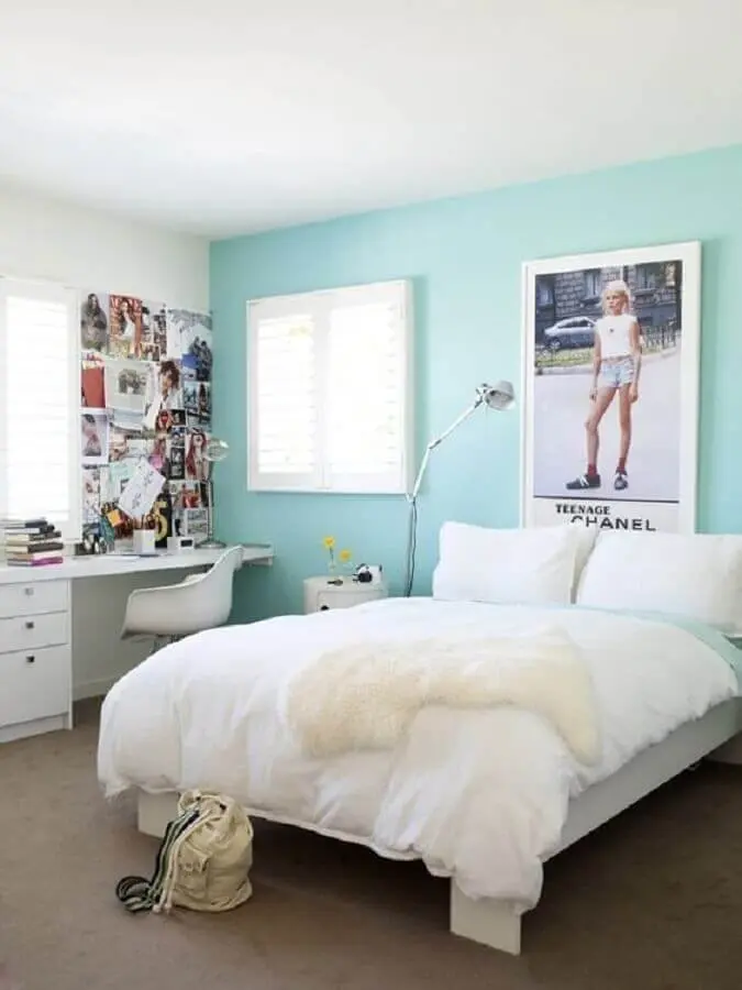 decoração para quarto azul tiffany e branco com painel de fotos Foto Decora Ideas