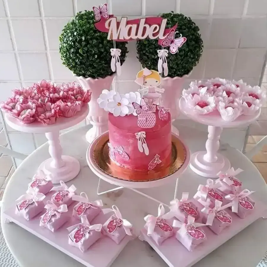 decoração simples para mesa de doces em festa infantil bailarina Foto Trakinando Festas