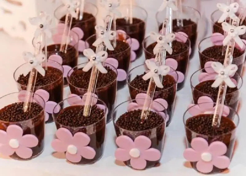 festa da bailarina com potinhos de doces decorados com lacinhos Foto Espaço Infantil