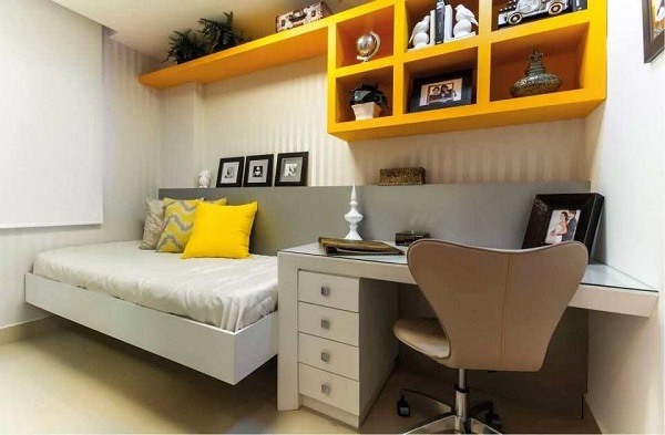 Estante pequena para quarto na cor amarelo