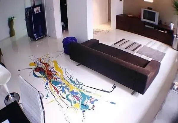 Explore desenhos abstratos ao incluir piso 3D na decoração