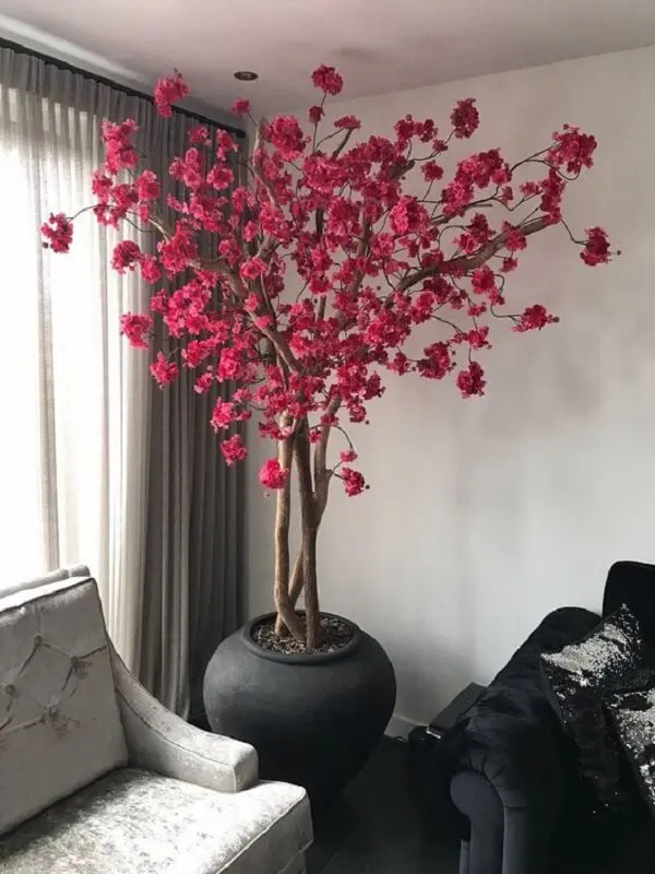 Plantas artificiais encantam a decoração da sala de estar