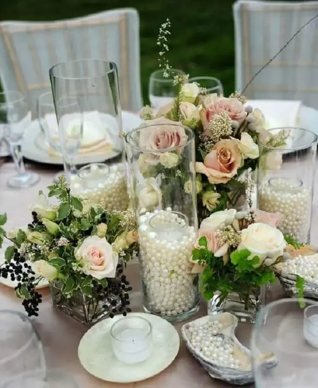 arranjo com pérolas e flores para decoração bodas de pérola Foto Wedding Ideas