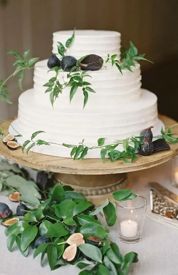 bolo bodas de pérola decorado com folhagem Foto Pinterest