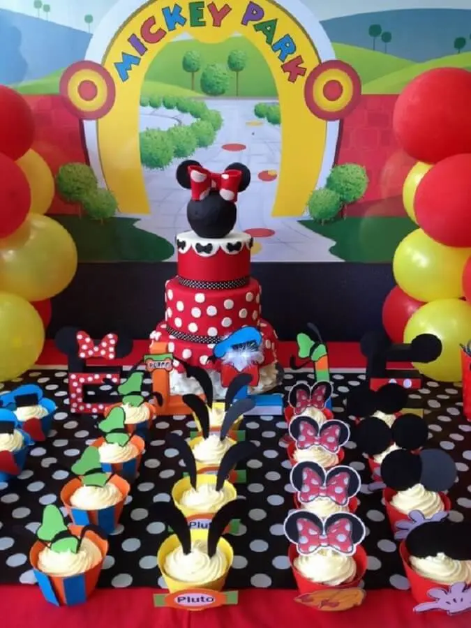 decoração divertida para festa turma do mickey Foto Ellie Rose Party Designs