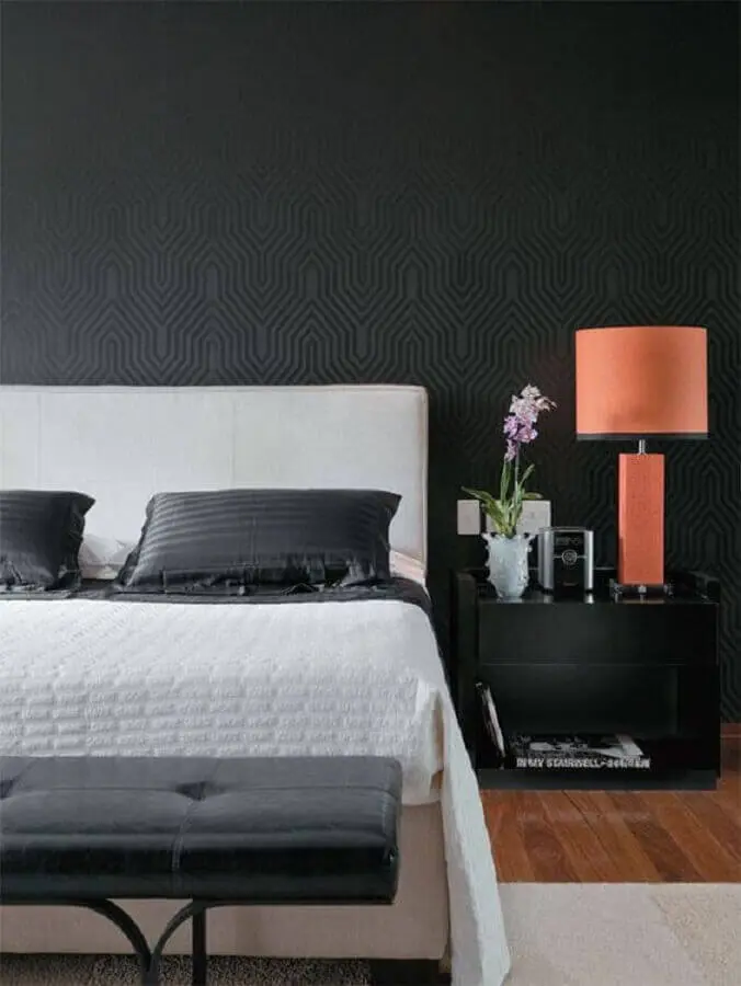 decoração para quarto preto com abajur colorido Foto Teresa Galán