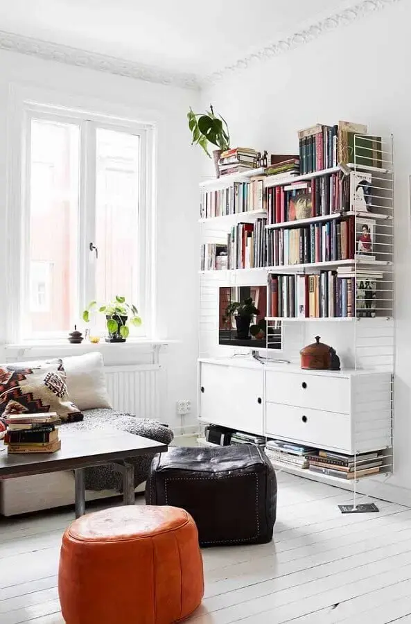 dicas de decoração para sala com estante de livros Foto iCastle