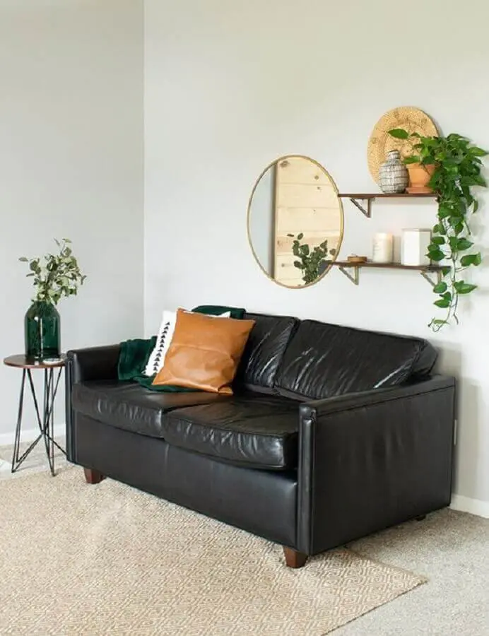 sofá de couro preto para decoração de sala simples Foto My Breezy Room