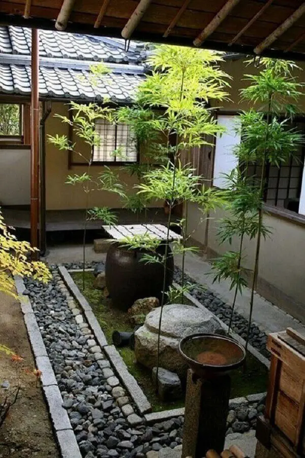 Ambientes internos com a presença de Jardim Japonês