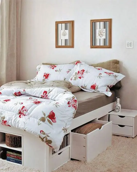 Cama com gavetas - cama com gavetas e módulos brancos na lateral e frente