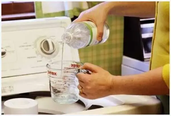 Como limpar máquina de lavar roupa com vinagre e bicarbonato de sódio