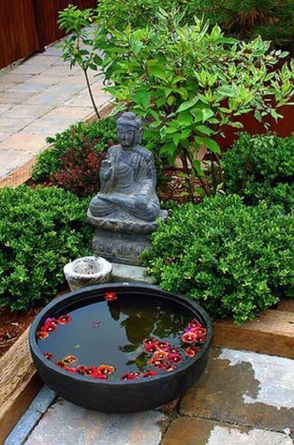 Espaços de meditação dentro do Jardim Japonês nos convidam a prática da meditação