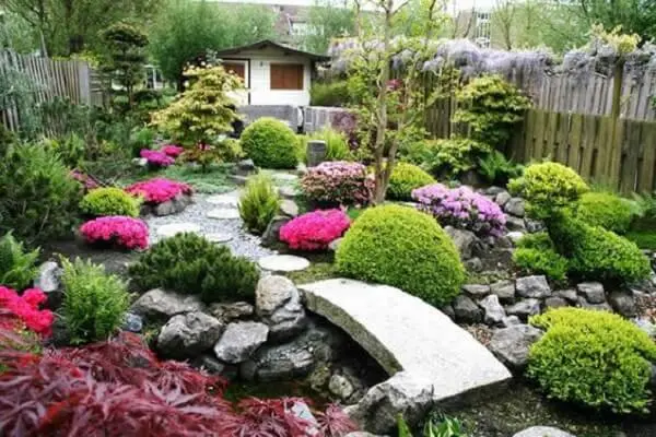 Jardim Japonês colorido e divertido