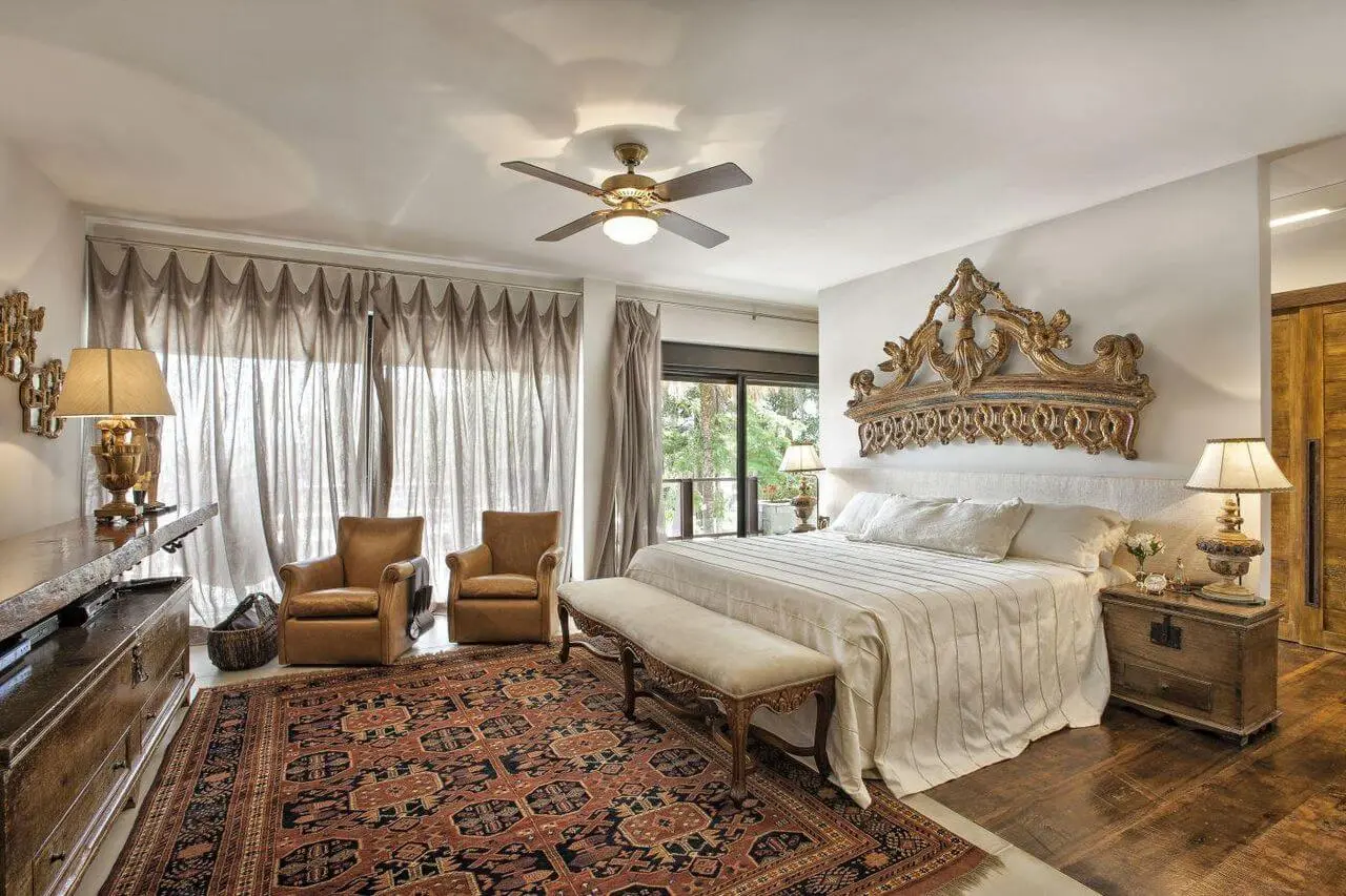 Sofisticação e luxo nesse quarto de casal com ventilador de teto. Fonte: Gislene Lopes