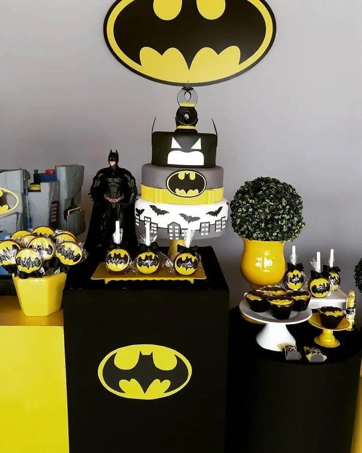 bolo personalizado para decoração do batman para festa infantil Foto Douglas Lopes