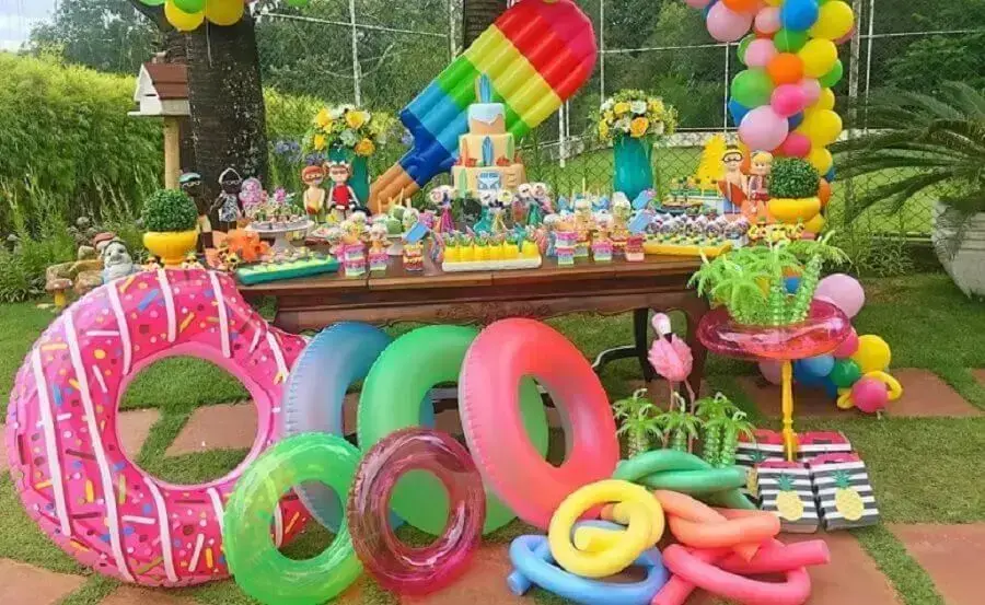 decoração de mesa de bolo festa na piscina Foto Filhos, Trabalho e Amor