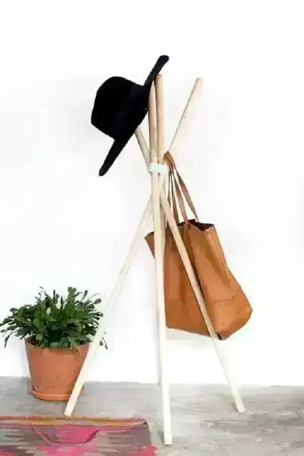 modelo minimalista de cabideiro de chão Foto Pinterest