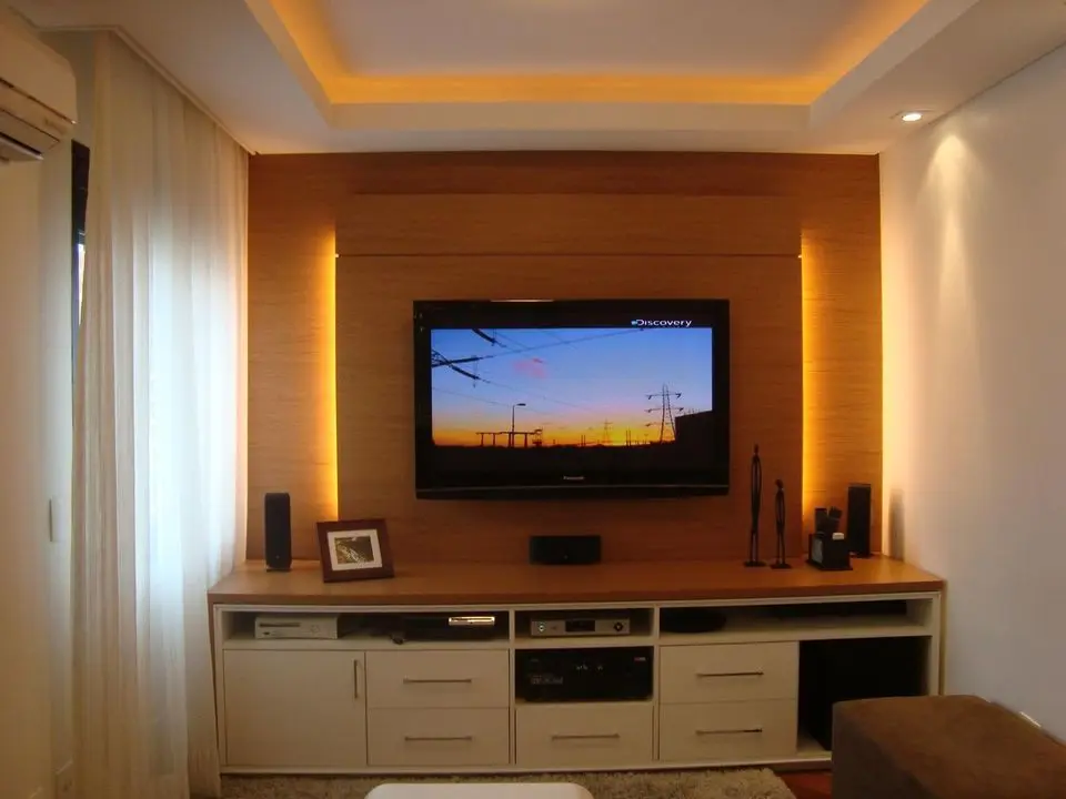 Home para sala - sala de estar com painel para tv com iluminação