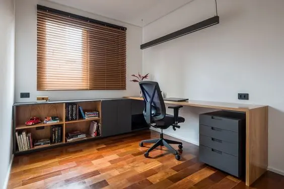 bancada de madeira - escritório com bancada de madeira simples