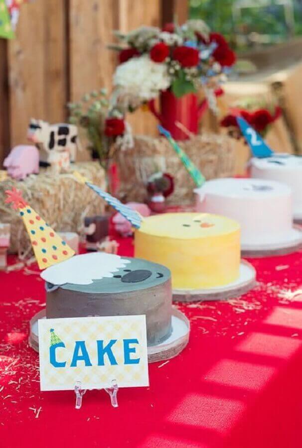 bolos decorados para festa da fazendinha Foto Natasha M. Lawler