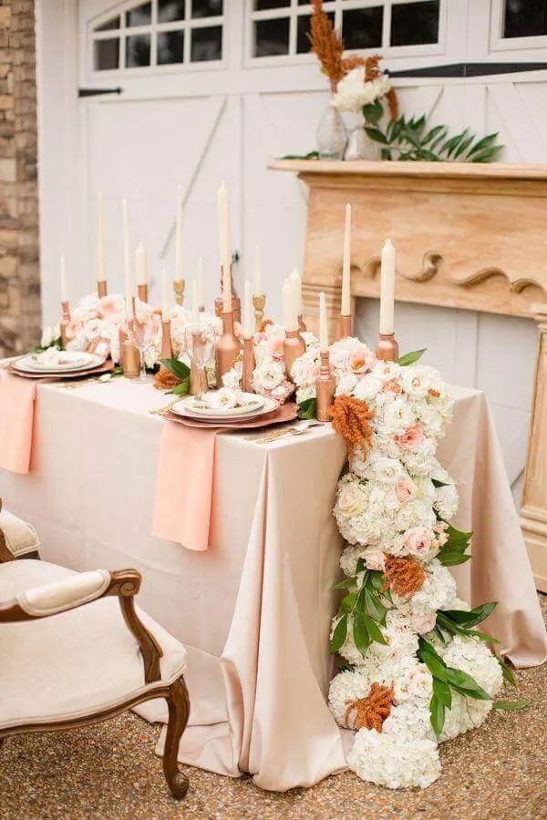 decoração em rosa pastel com Enfeite de Mesa para Casamento com arranjo de flores Foto Weddbook